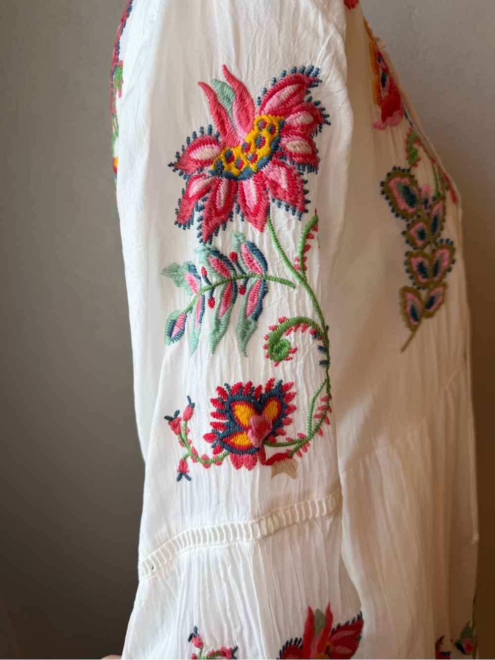 NWT. Johnny Was  White Embroidered Floral Boho Dress Size Small - Picture 15 of 15